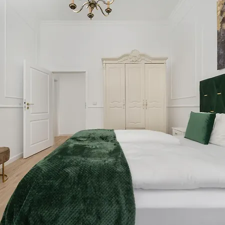 Daire Jednosci Narodowej Stylowy Apartament By Renters
