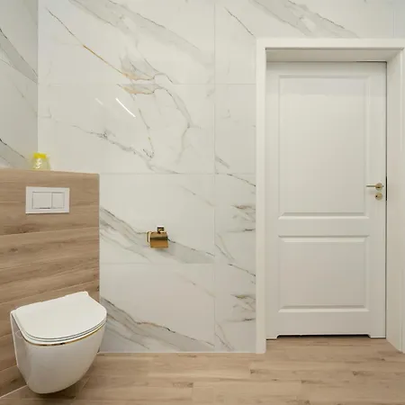 شقة Jednosci Narodowej Stylowy Apartament By Renters فروتسواف