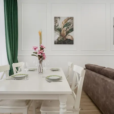 Jednosci Narodowej Stylowy Apartament By Renters