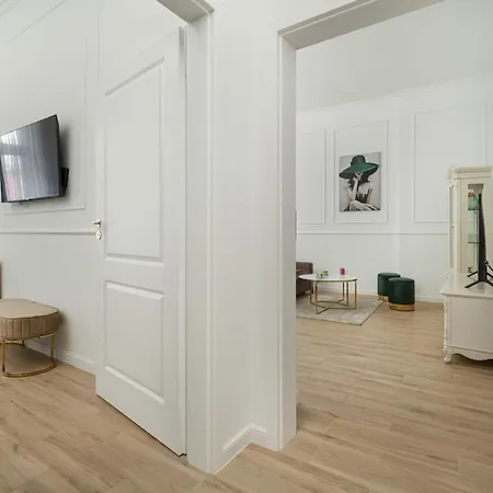 شقة Jednosci Narodowej Stylowy Apartament By Renters فروتسواف