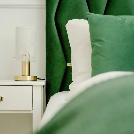 Jednosci Narodowej Stylowy Apartament By Renters فروتسواف