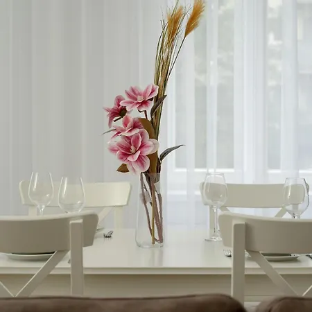 Jednosci Narodowej Stylowy Apartament By Renters شقة فروتسواف